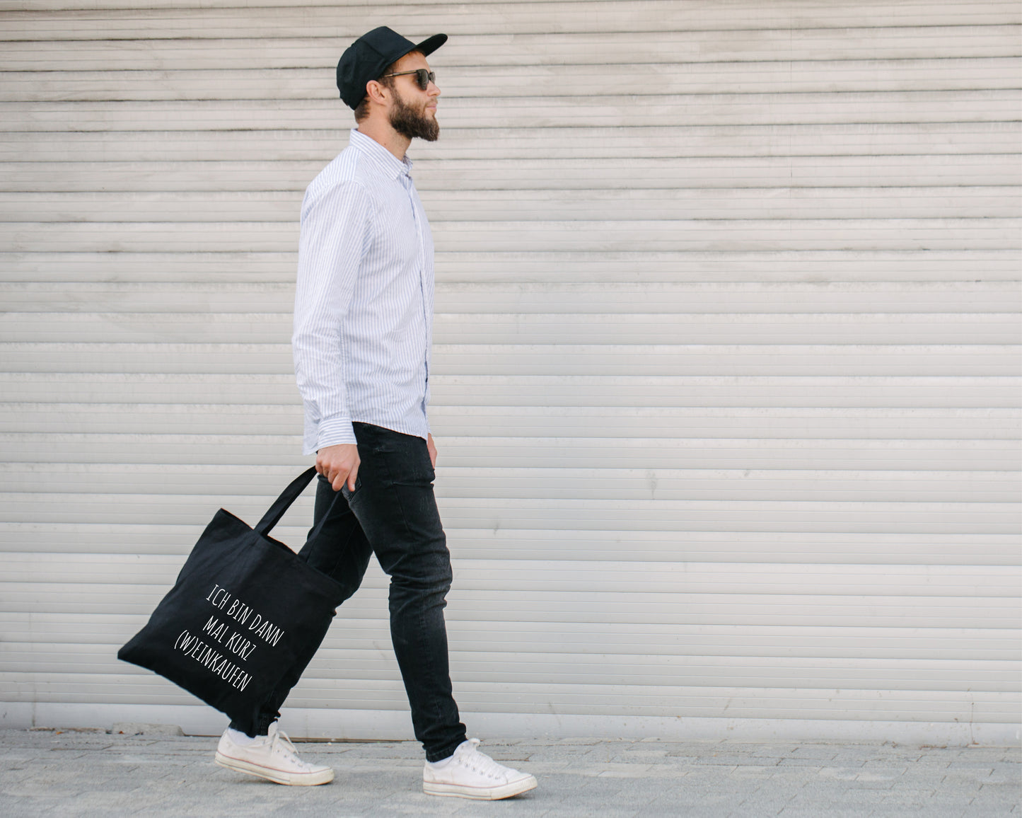 Tasche mit Aufdruck *Ich bin dann mal kurz (W)einkaufen* Black